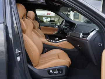X6 M50i Individual Carbon M Sitze PanoSKY Iconic