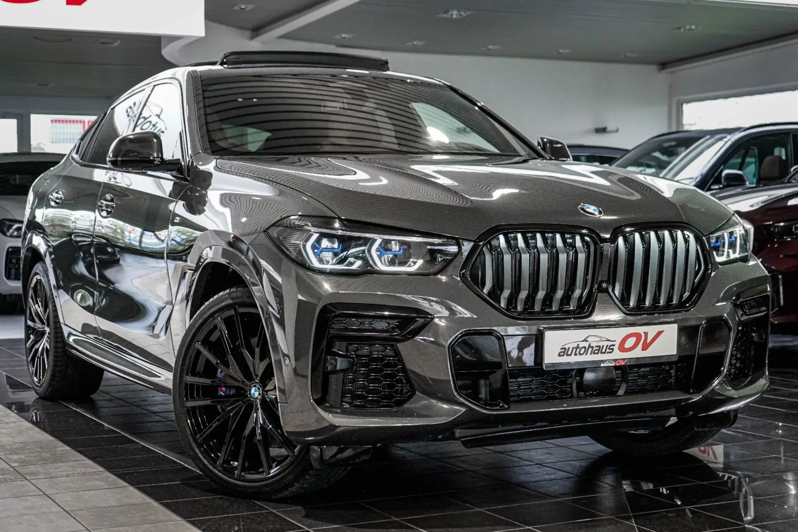 X6 M50i Individual Carbon M Sitze PanoSKY Iconic