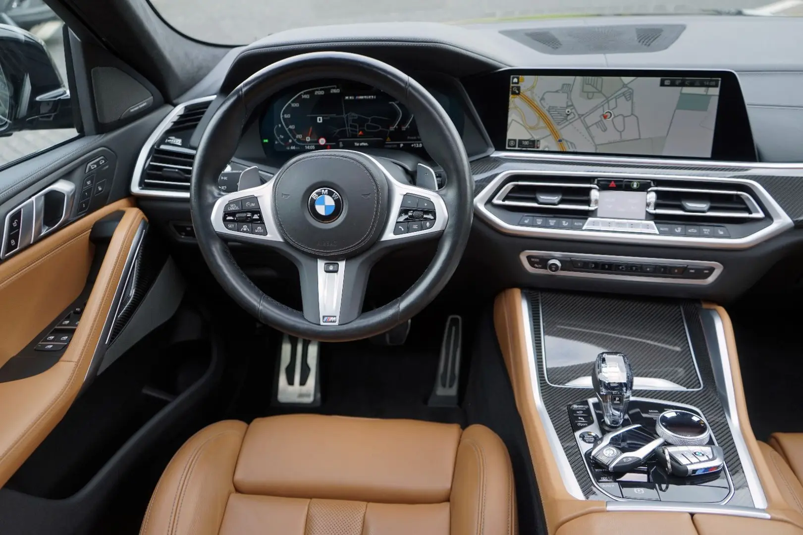 X6 M50i Individual Carbon M Sitze PanoSKY Iconic