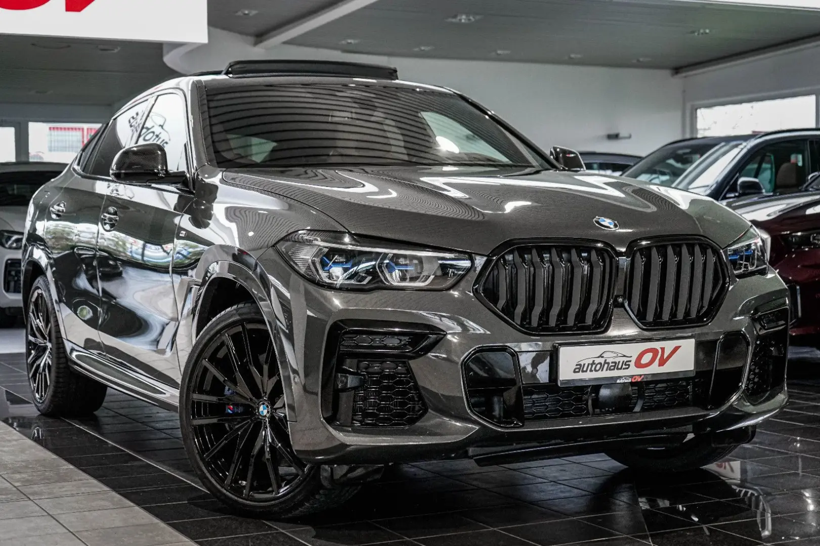 X6 M50i Individual Carbon M Sitze PanoSKY Iconic