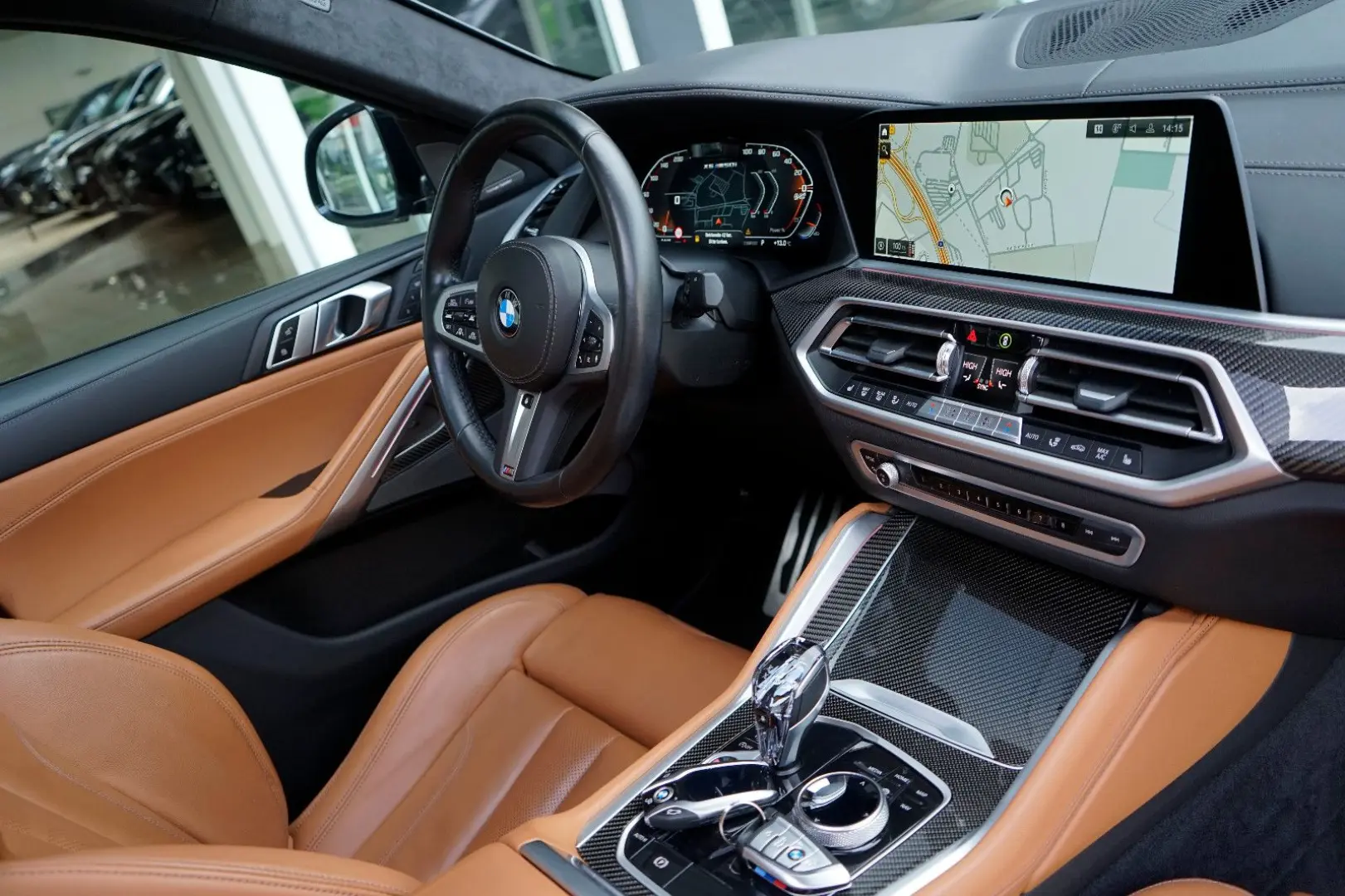 X6 M50i Individual Carbon M Sitze PanoSKY Iconic