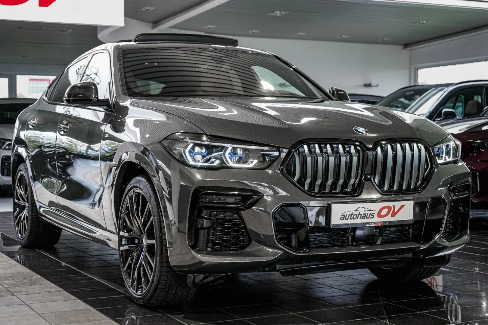 X6 M50i Individual Carbon M Sitze PanoSKY Iconic