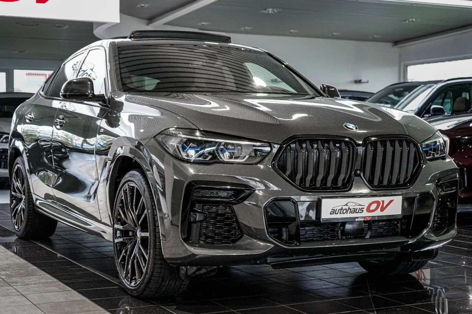 X6 M50i Individual Carbon M Sitze PanoSKY Iconic