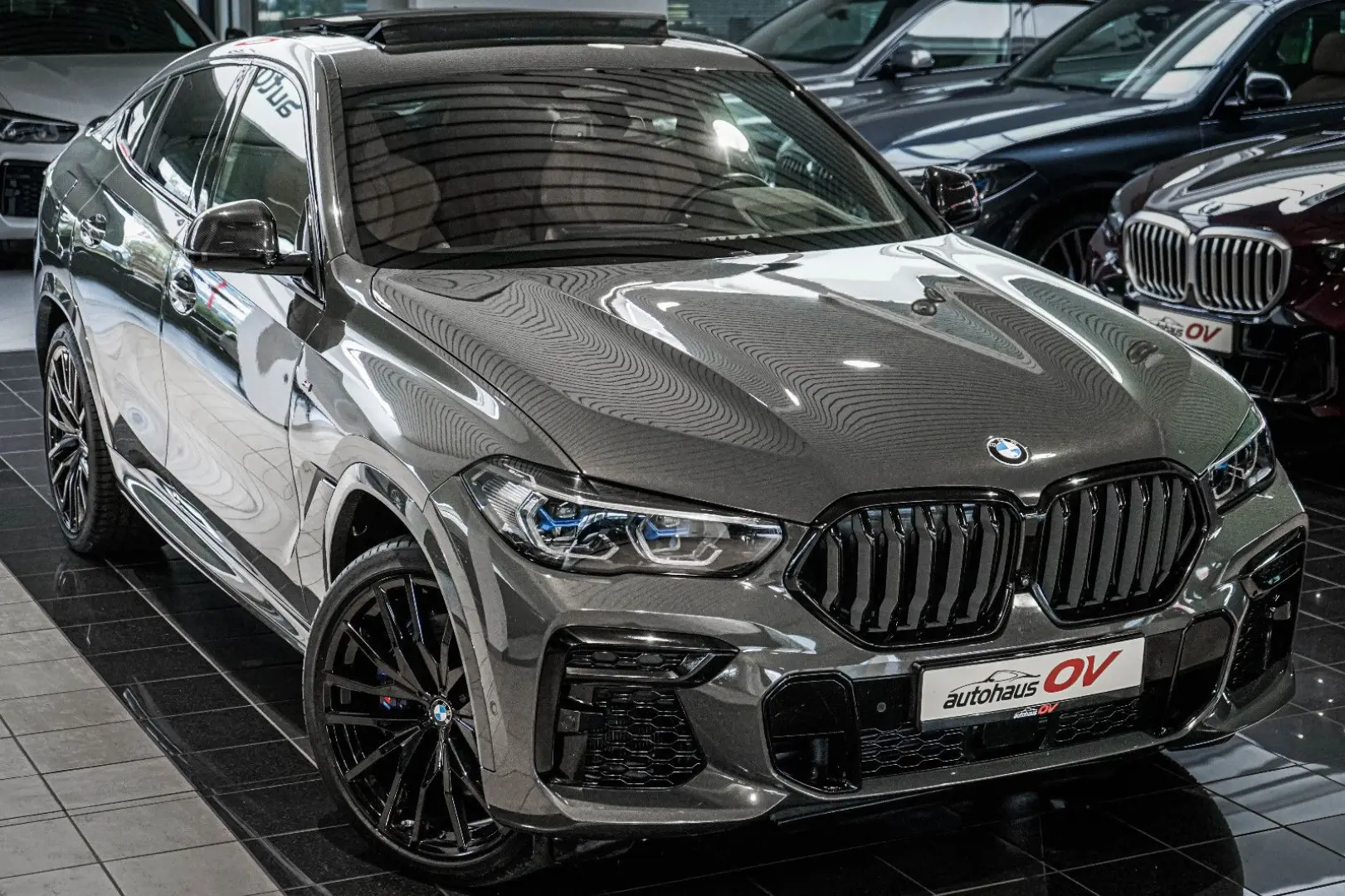 X6 M50i Individual Carbon M Sitze PanoSKY Iconic