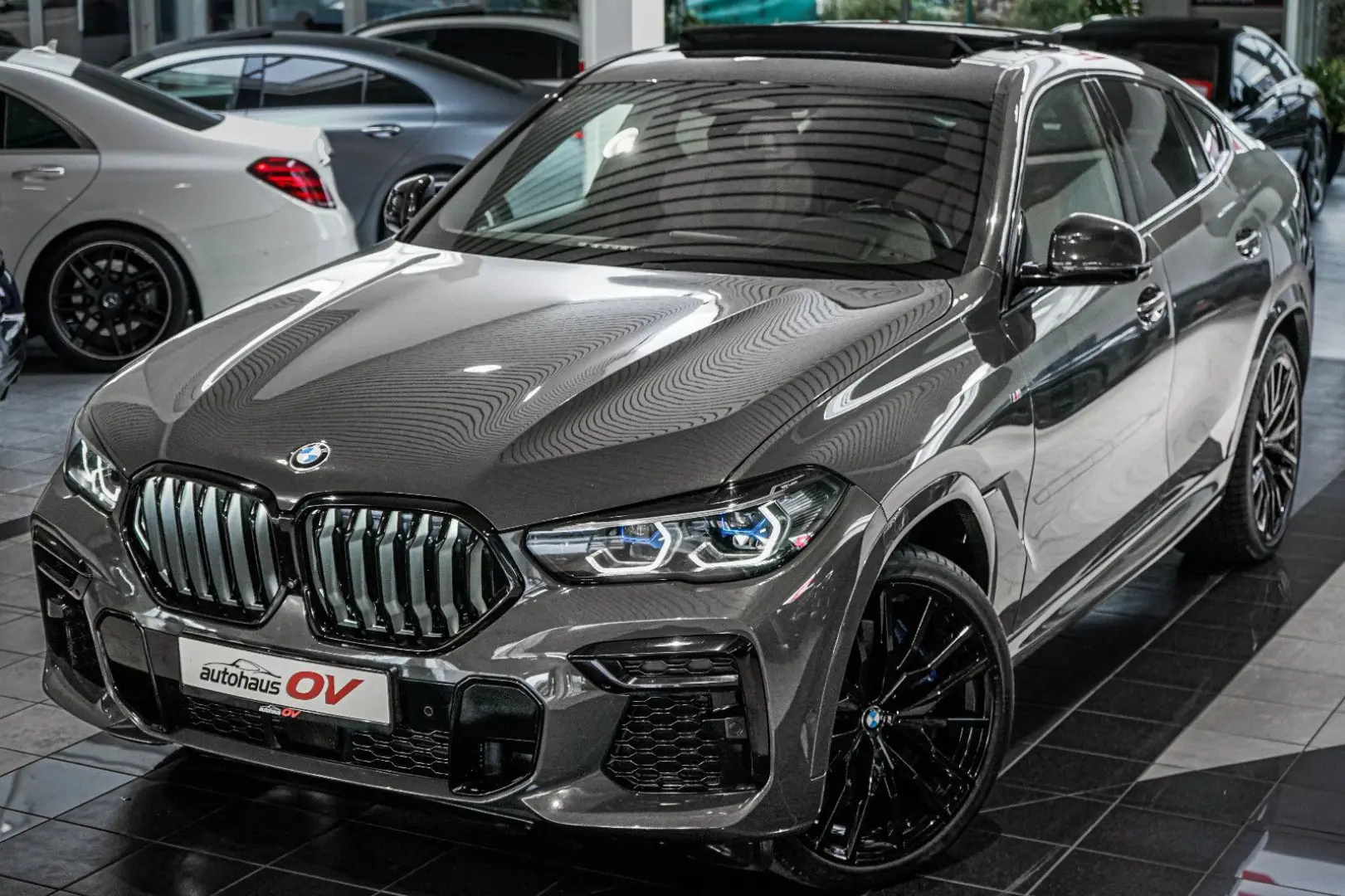 X6 M50i Individual Carbon M Sitze PanoSKY Iconic