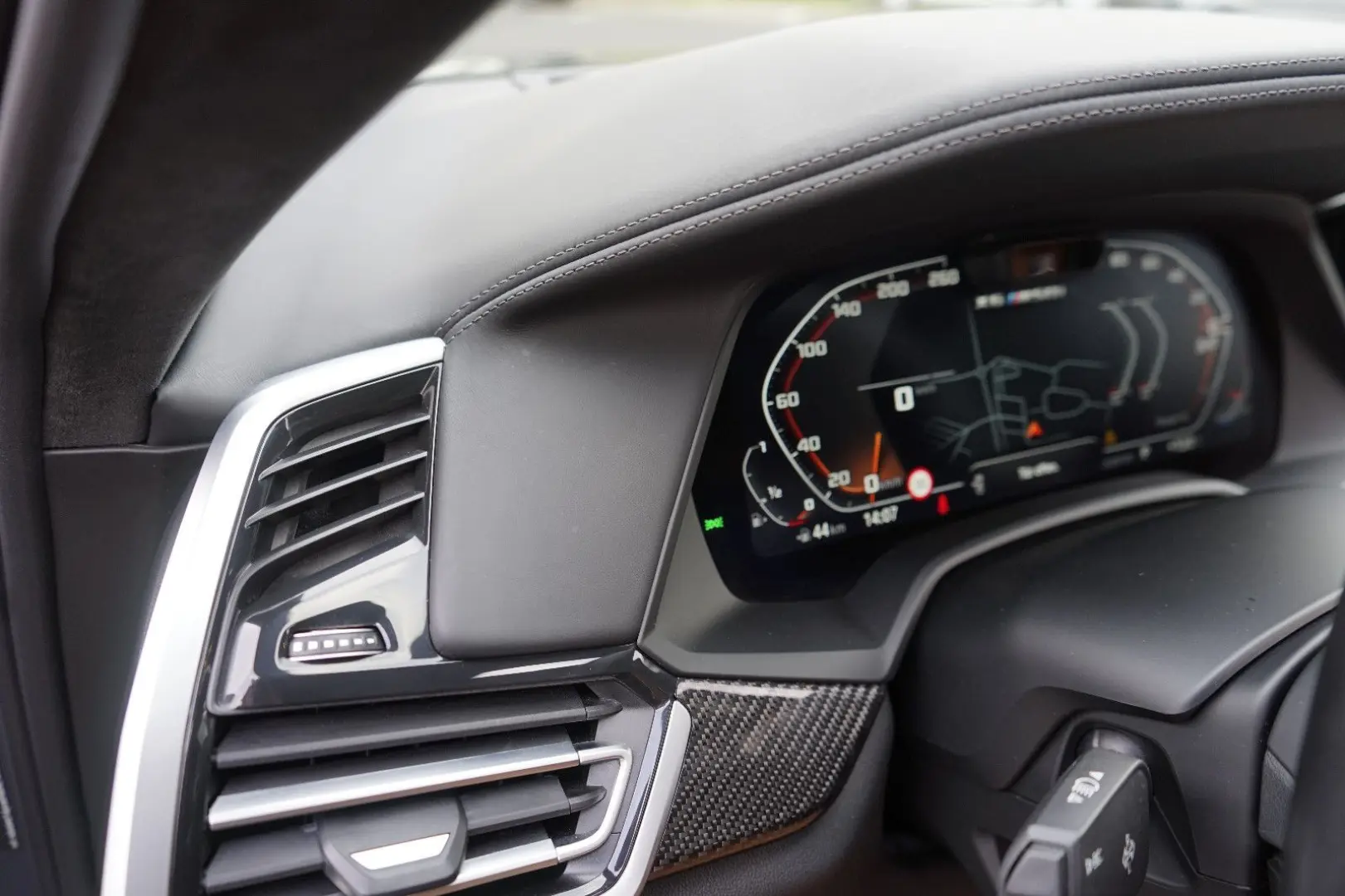 X6 M50i Individual Carbon M Sitze PanoSKY Iconic