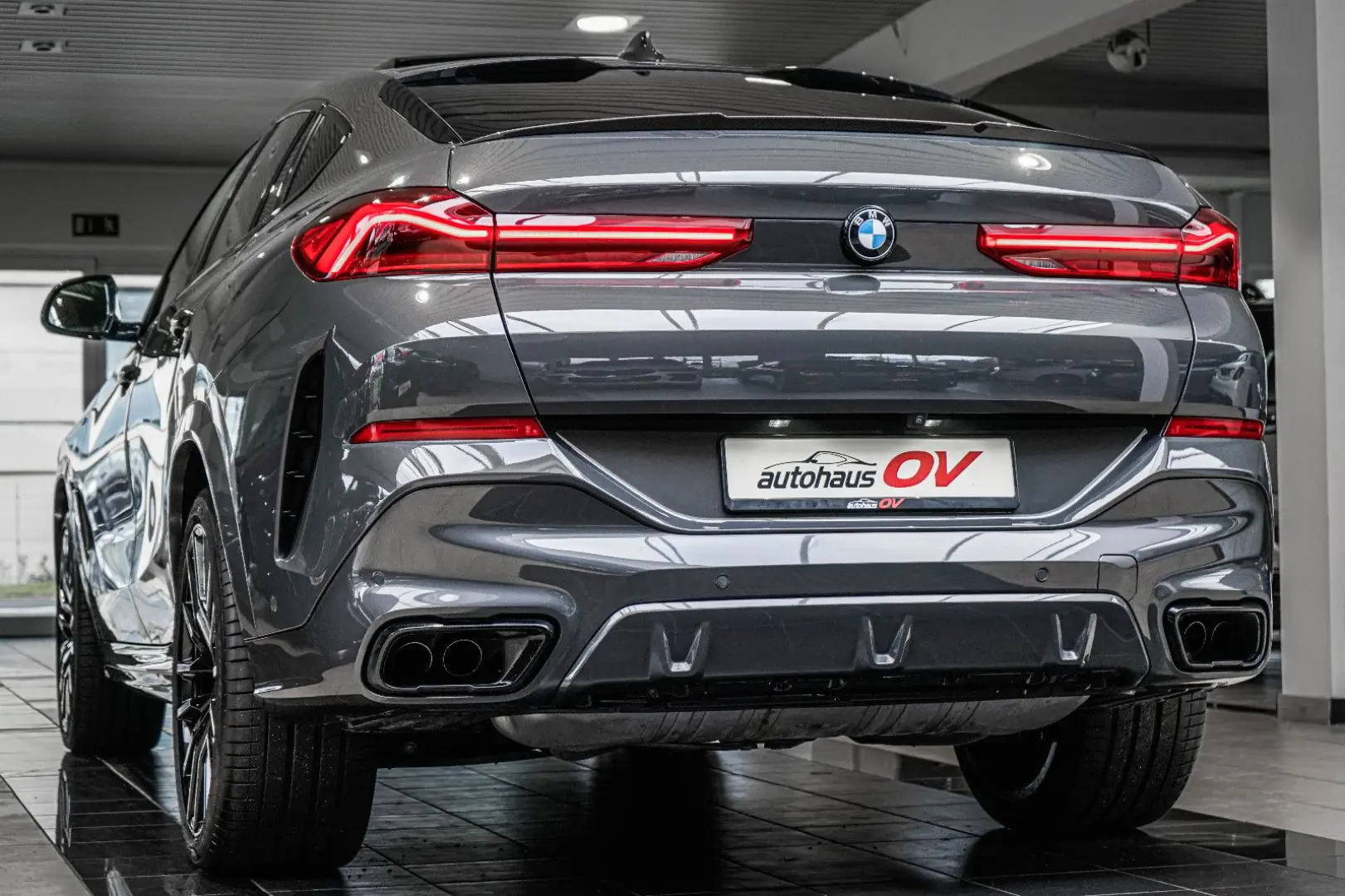 X6 M50i Individual Carbon M Sitze PanoSKY Iconic