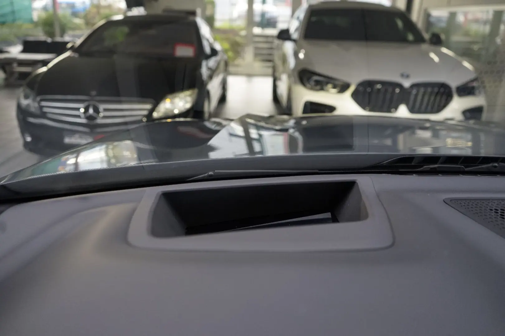 X6 M50i Individual Carbon M Sitze PanoSKY Iconic