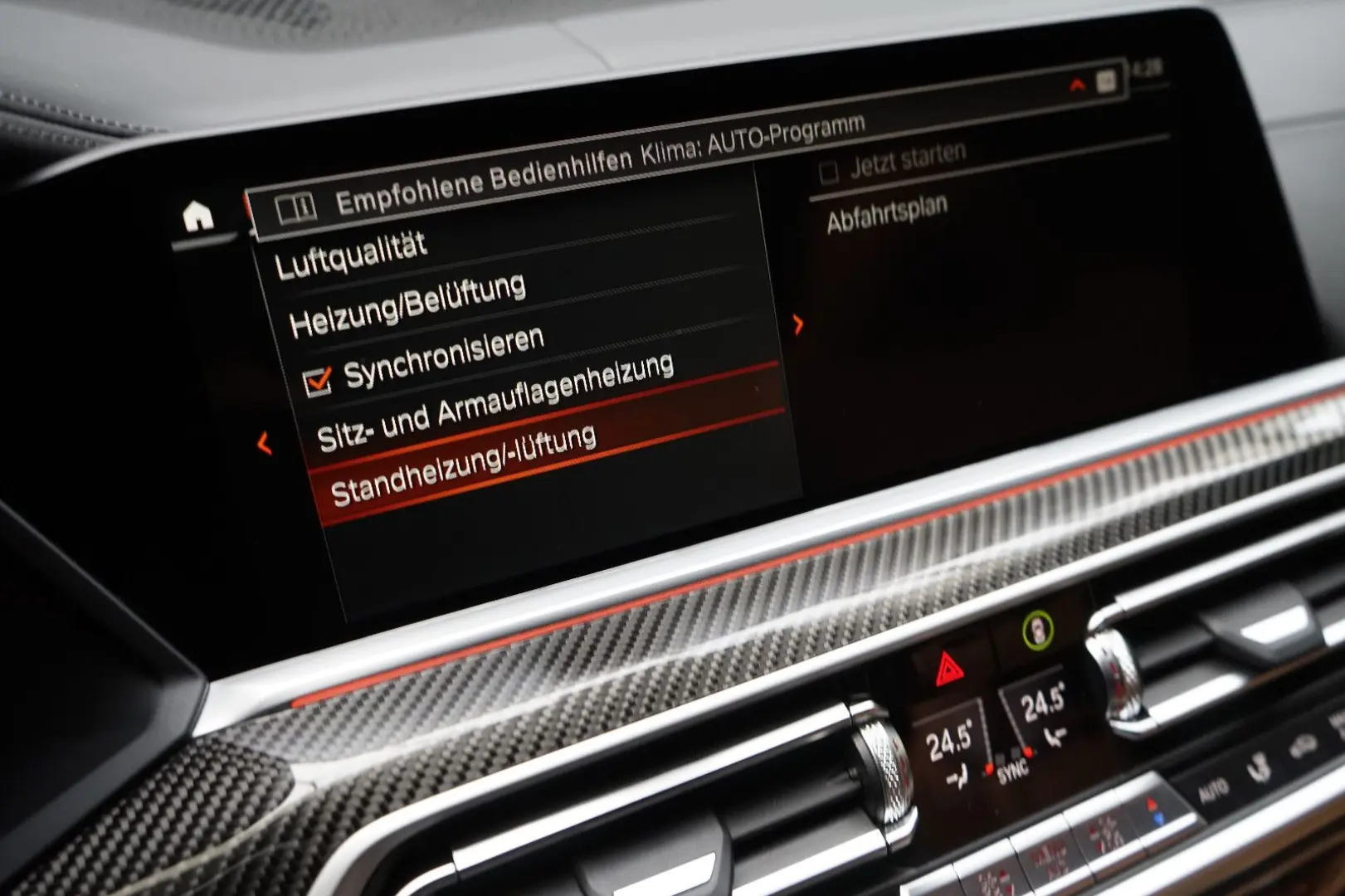 X6 M50i Individual Carbon M Sitze PanoSKY Iconic