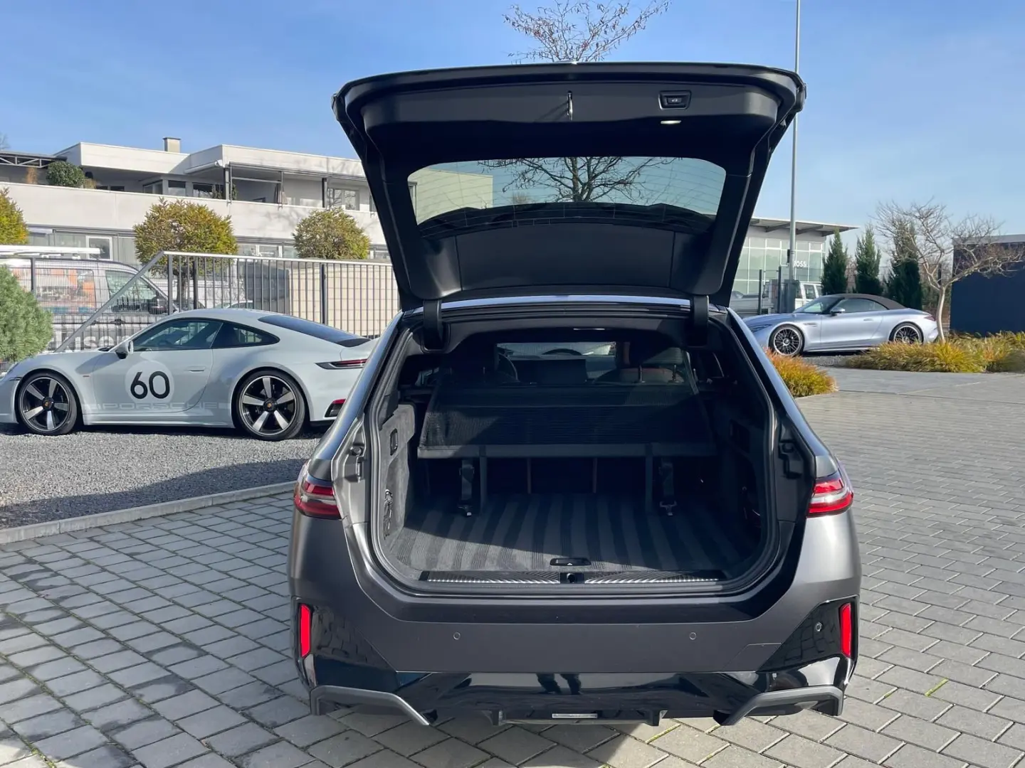 520d xDrive M Sport-INDIVIDUAL-Pano-Stdhzg-KeyGo