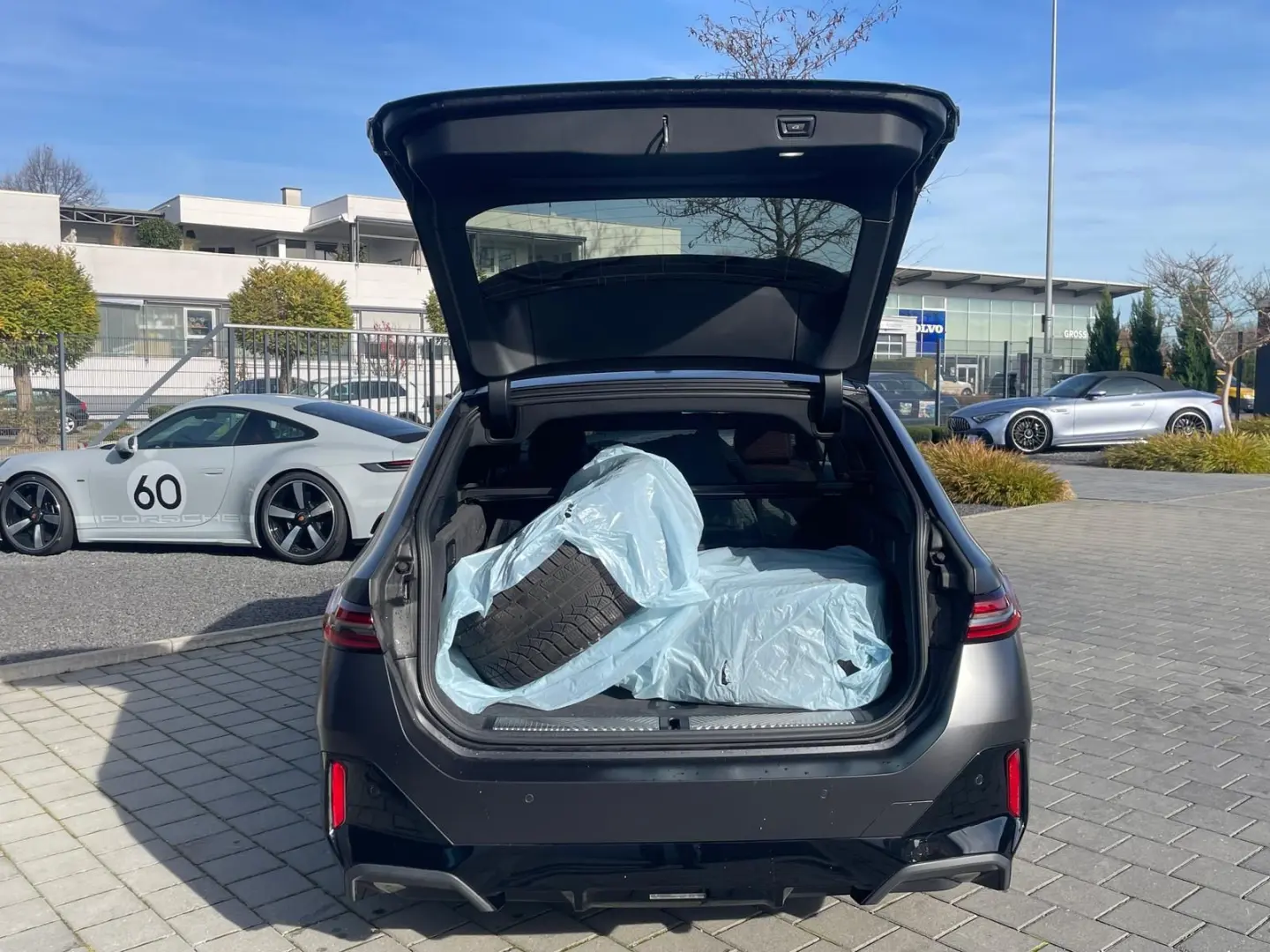 520d xDrive M Sport-INDIVIDUAL-Pano-Stdhzg-KeyGo