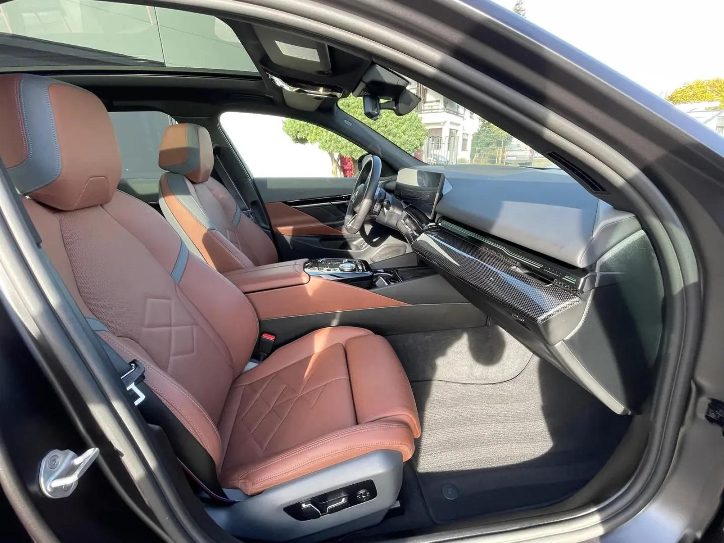 520d xDrive M Sport-INDIVIDUAL-Pano-Stdhzg-KeyGo