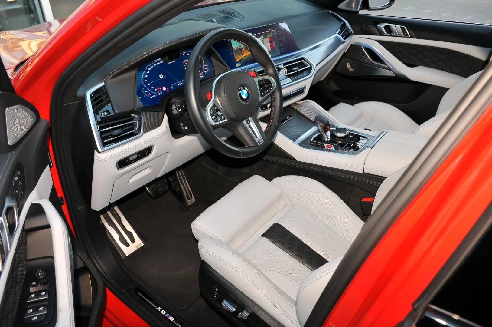 X6 M Competition Individual 2xTV B&W Laser Sky L