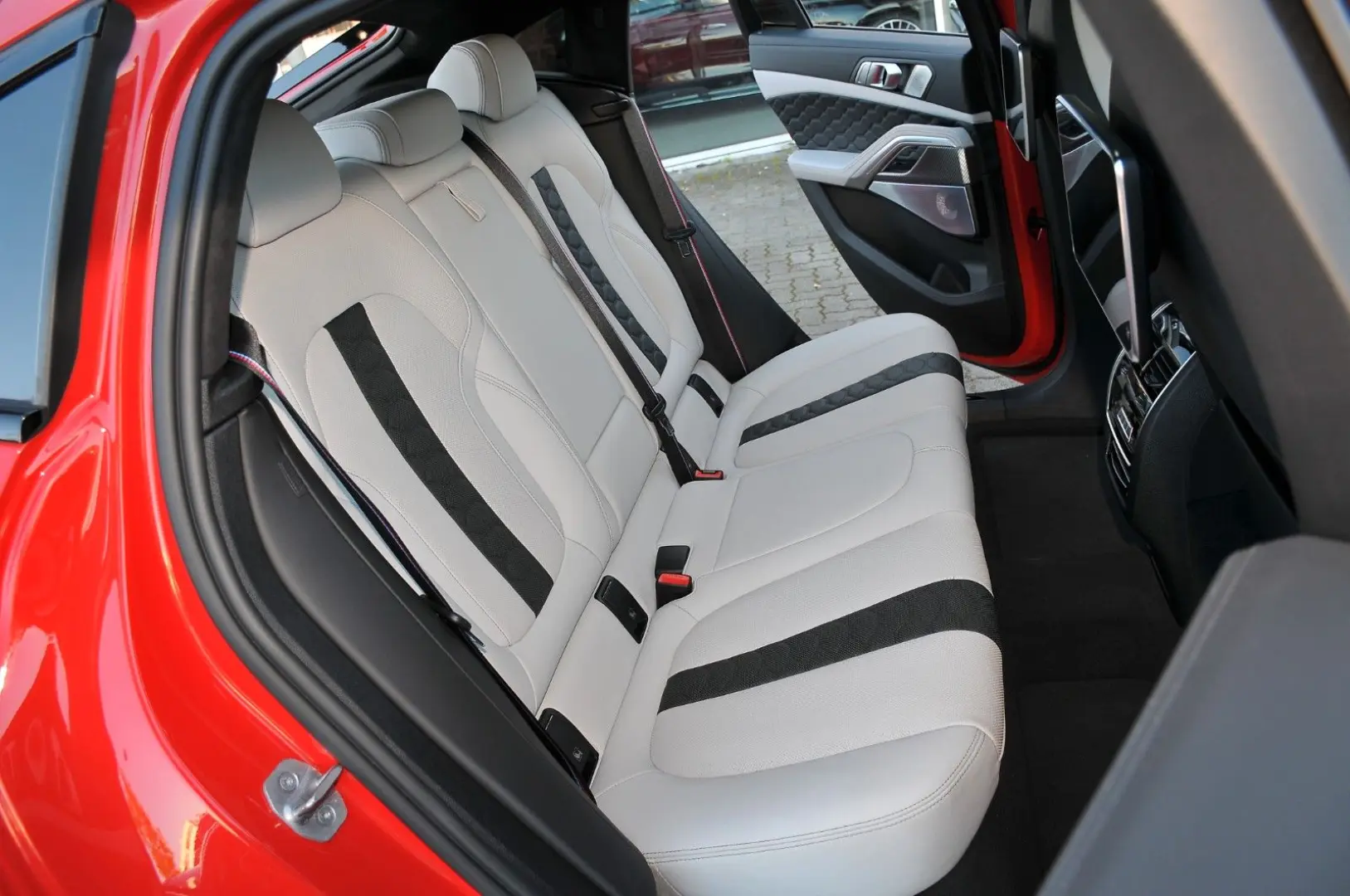 X6 M Competition Individual 2xTV B&W Laser Sky L