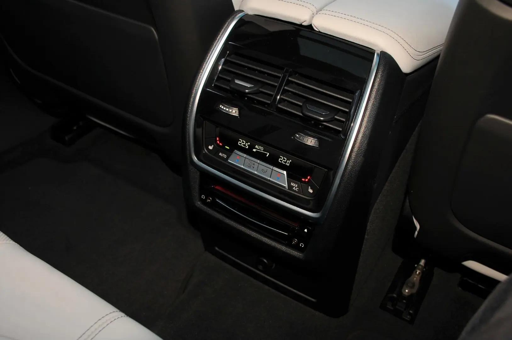 X6 M Competition Individual 2xTV B&W Laser Sky L