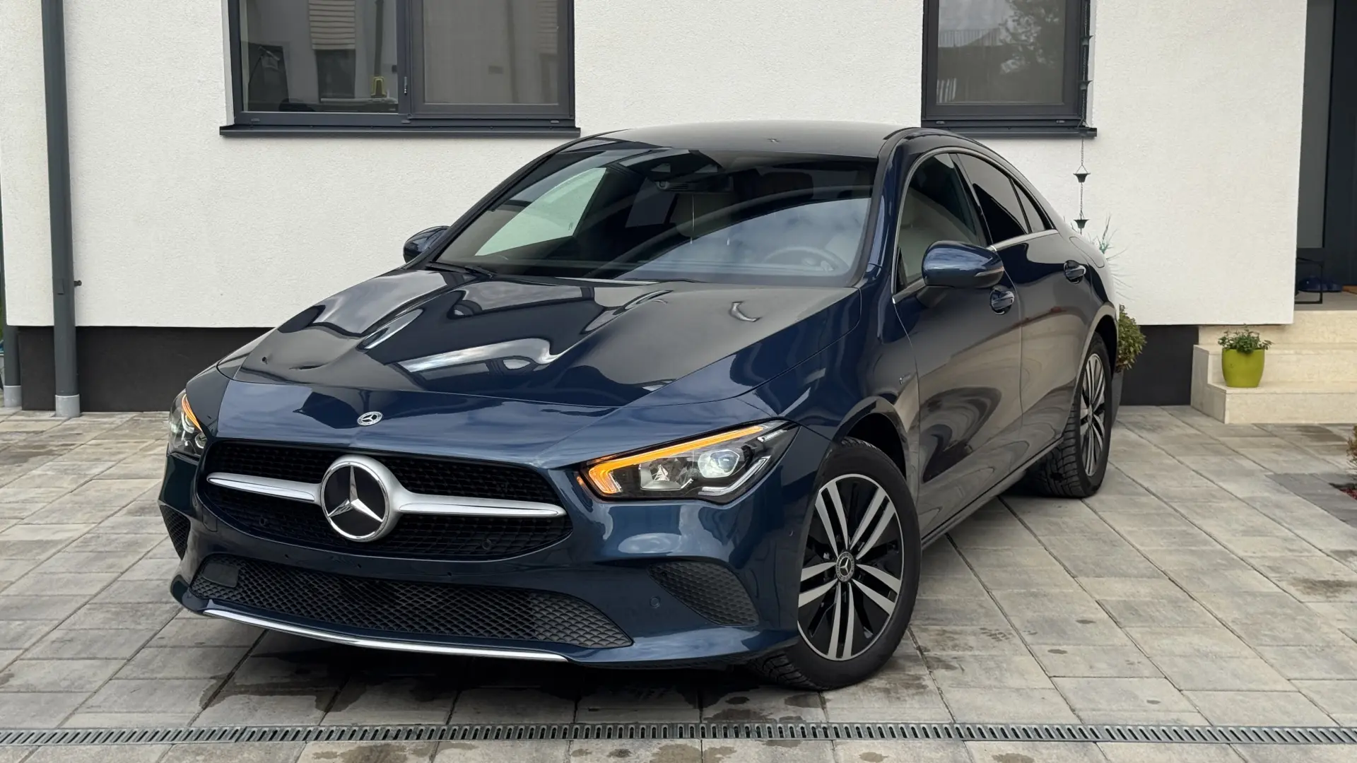 Mercedes CLA 250e Hybrid Luxury !