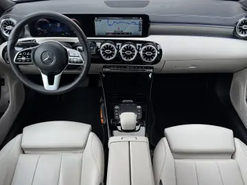Mercedes CLA 250e Hybrid Luxury !