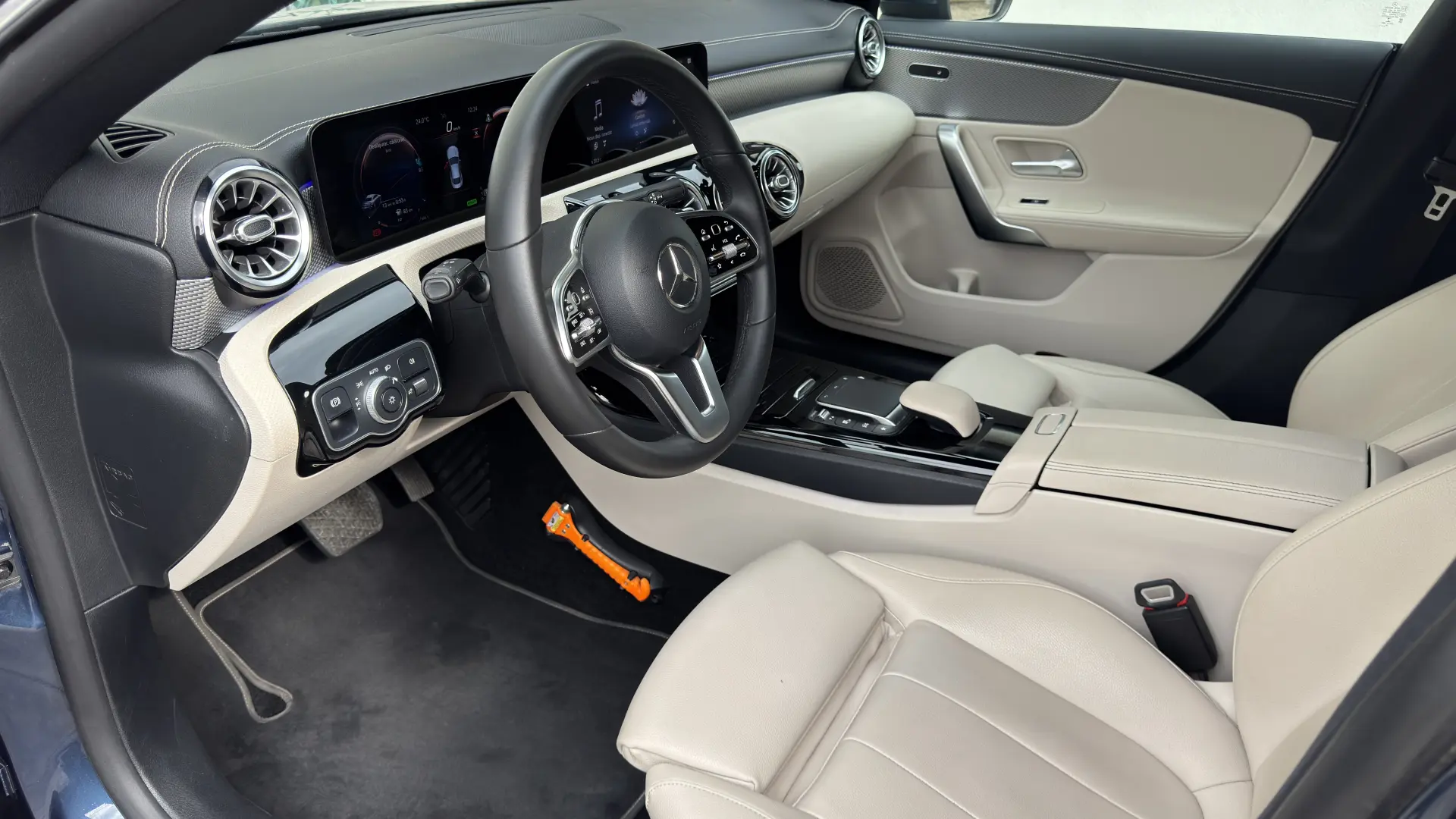 Mercedes CLA 250e Hybrid Luxury !