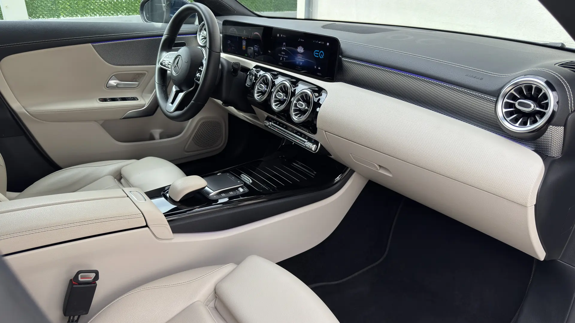 Mercedes CLA 250e Hybrid Luxury !