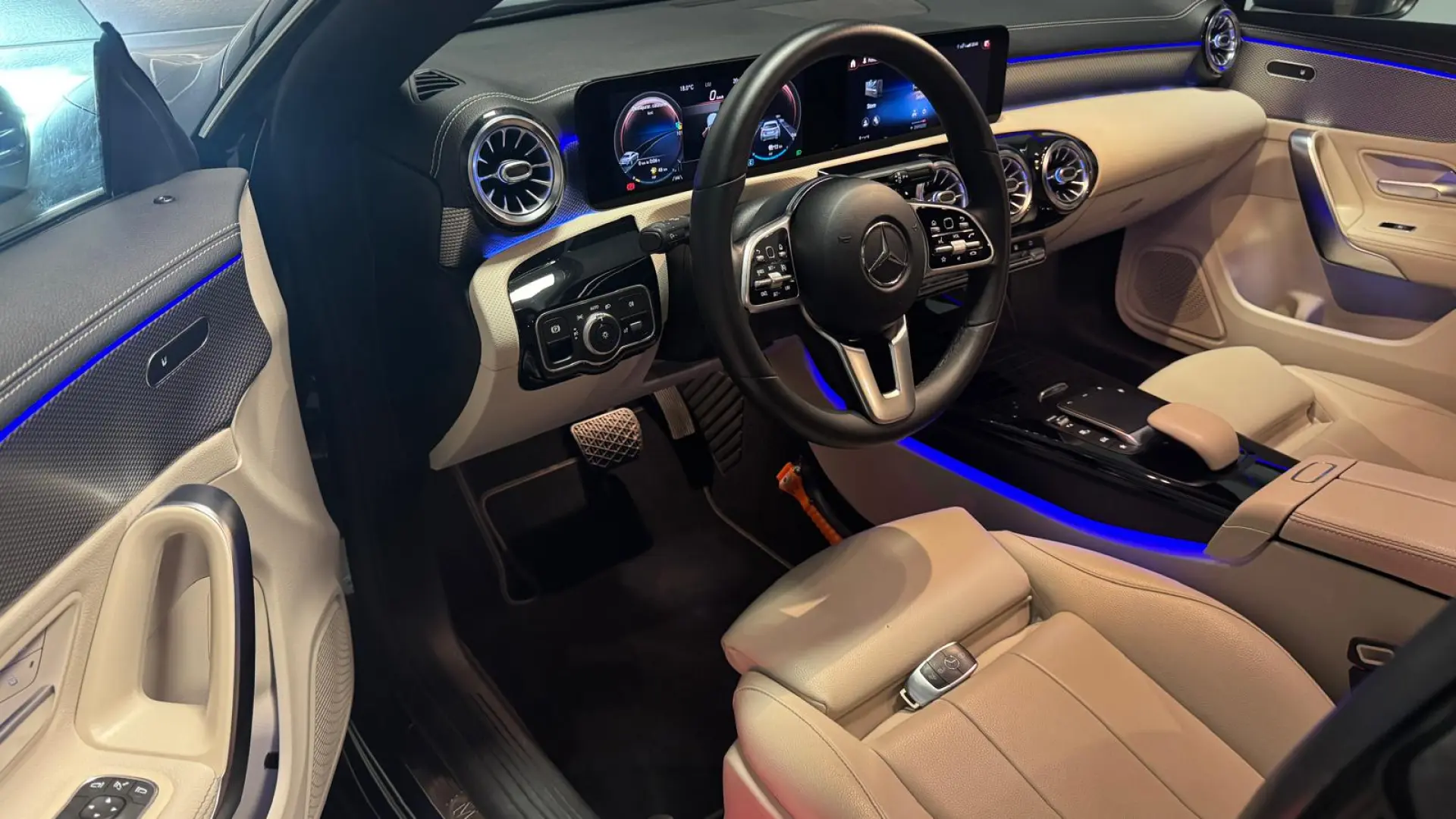 Mercedes CLA 250e Hybrid Luxury !