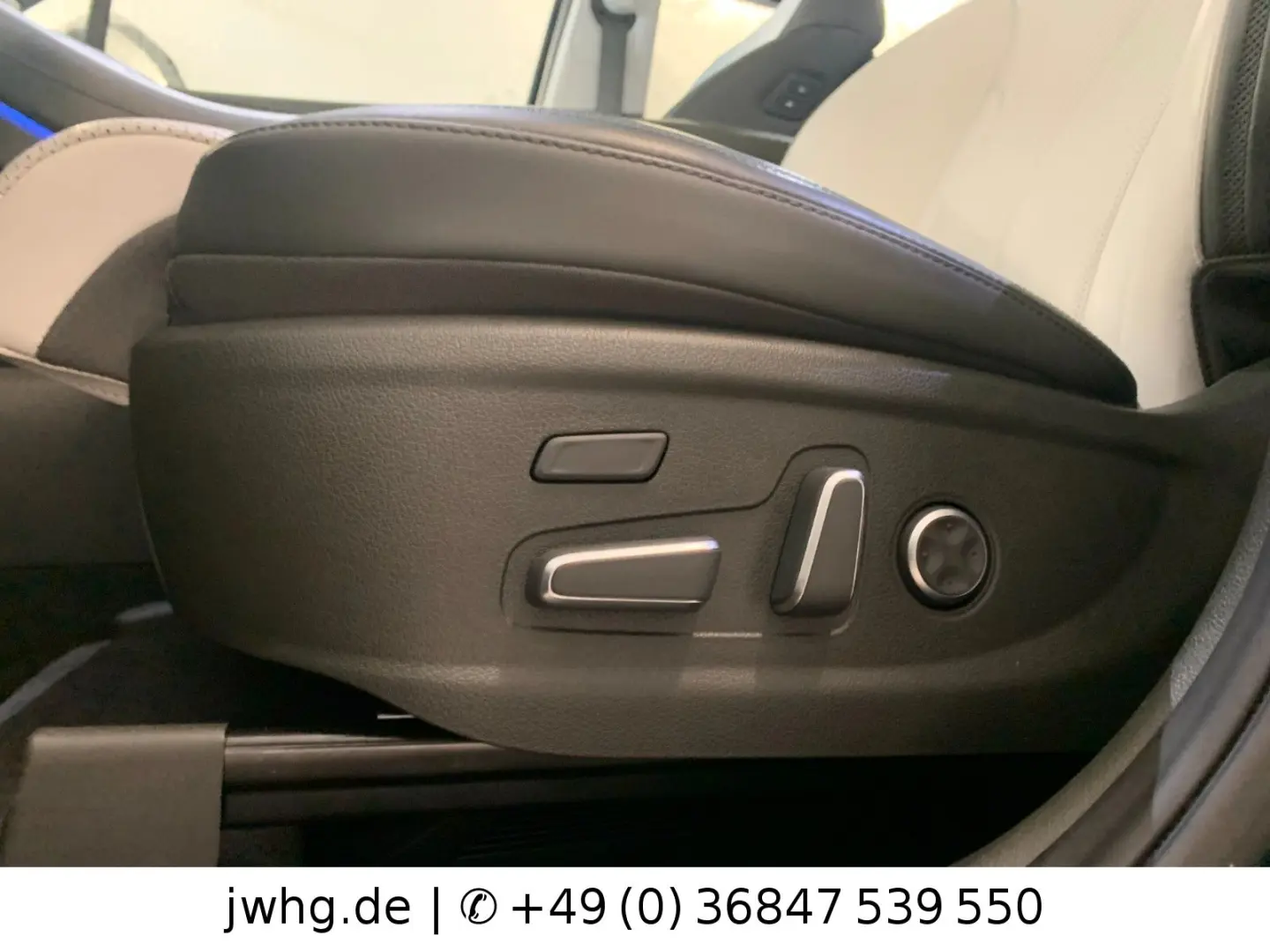 Hyundai Santa Fe Signature Hybrid 4WD