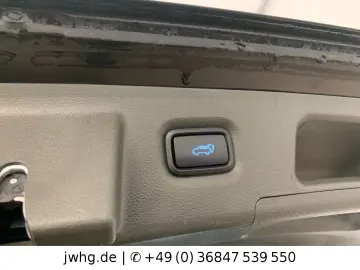 Hyundai Santa Fe Signature Hybrid 4WD