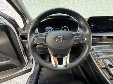 Hyundai Santa Fe Prime Plug-In Hybrid 4WD