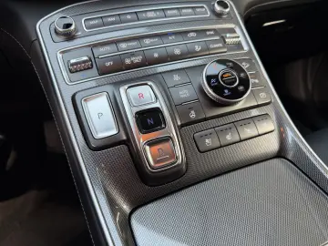 Hyundai Santa Fe Prime Plug-In Hybrid 4WD