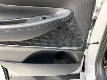 Hyundai Santa Fe Prime Plug-In Hybrid 4WD