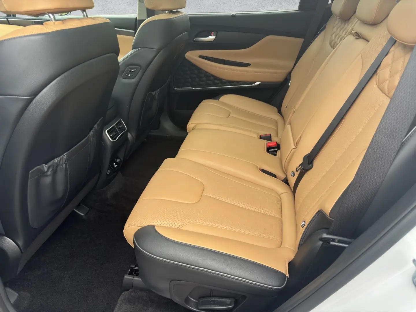 Hyundai SANTA FE Hybrid 1.6 T-GDi Prime PANO AHK LED