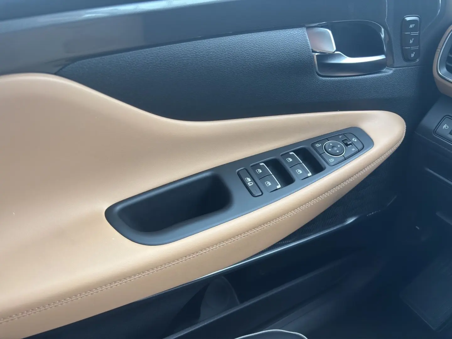 Hyundai SANTA FE Hybrid 1.6 T-GDi Prime PANO AHK LED