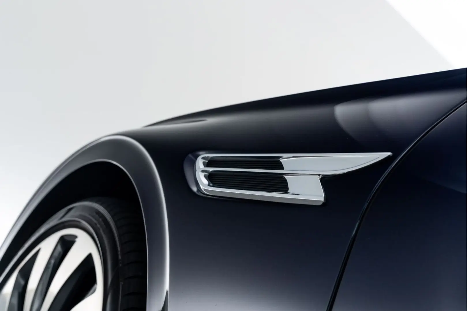 Flying Spur Hybrid MY22   Naim