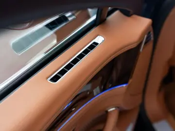 Flying Spur Hybrid MY22   Naim