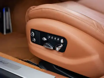 Flying Spur Hybrid MY22   Naim
