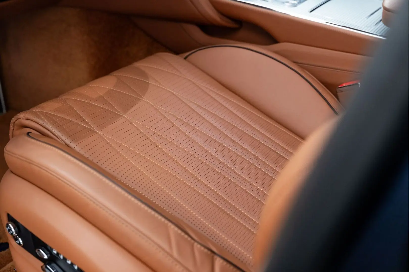 Flying Spur Hybrid MY22   Naim