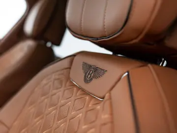 Flying Spur Hybrid MY22   Naim