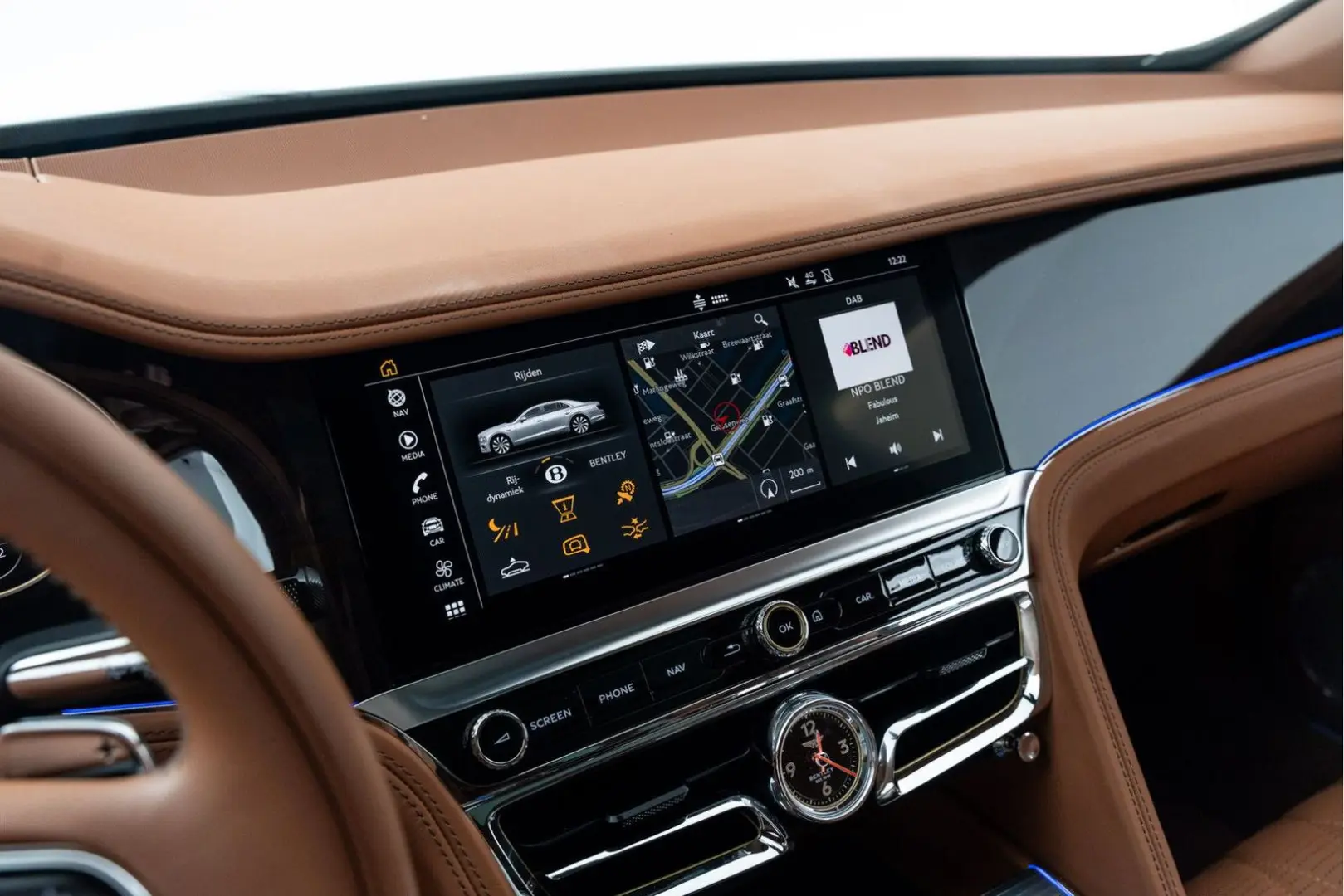 Flying Spur Hybrid MY22   Naim