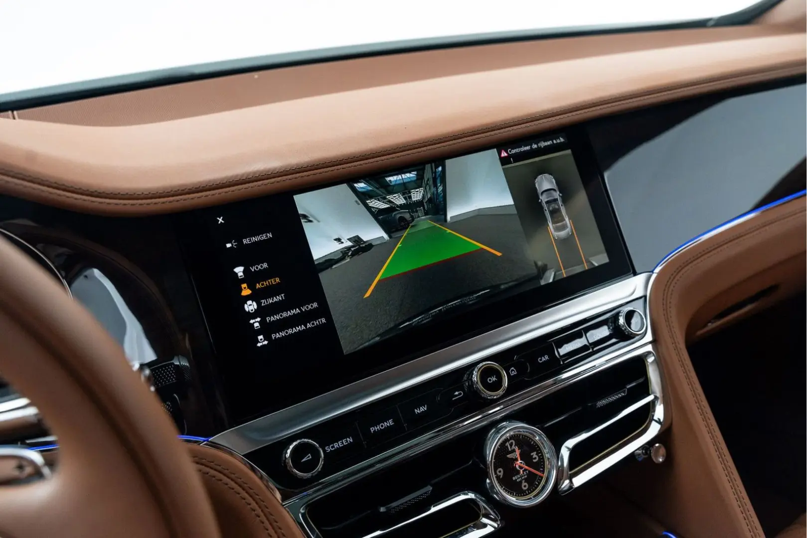 Flying Spur Hybrid MY22   Naim