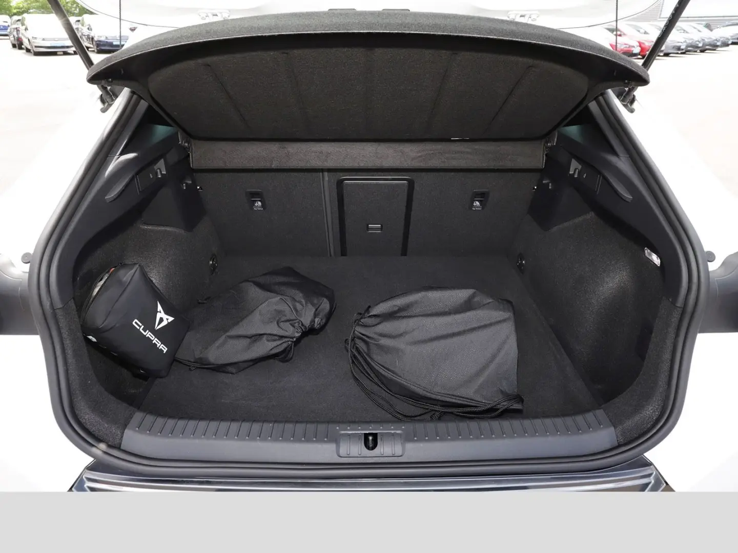 Formentor VZ e-Hybrid 1.4 TSI DSG NAVI LED SHZ