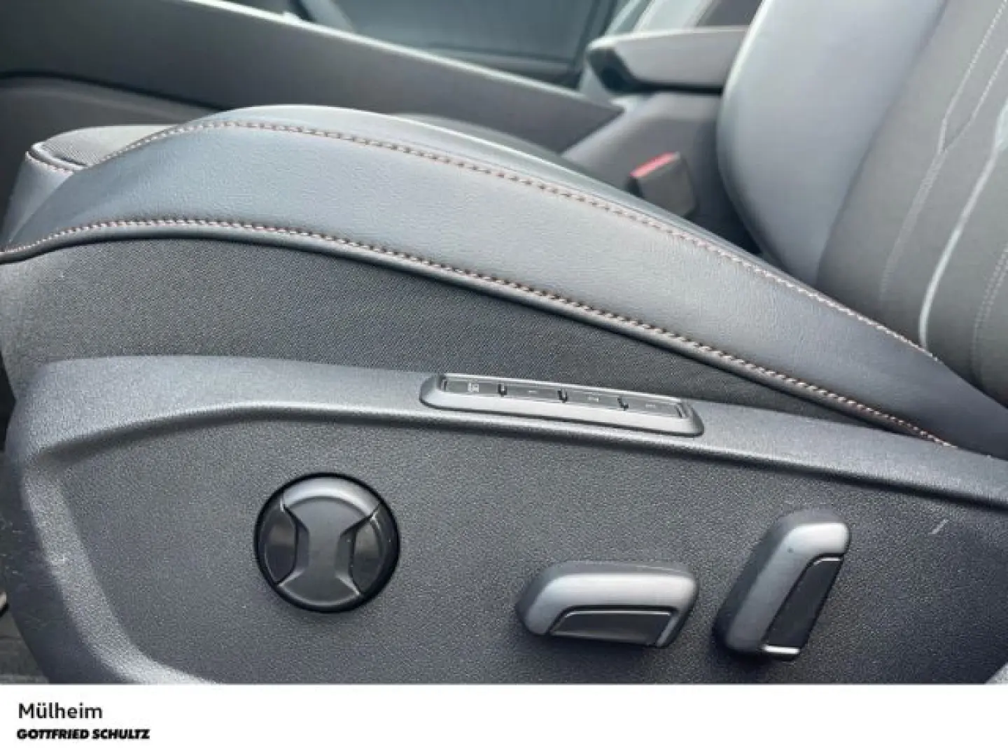 Formentor 1.4 e-Hybrid DSG LED NAV SHZ VZ EPH SC