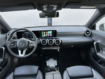 Mercedes-Benz CLA 180