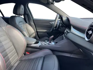 Alfa Romeo Giulia Competizione Q4