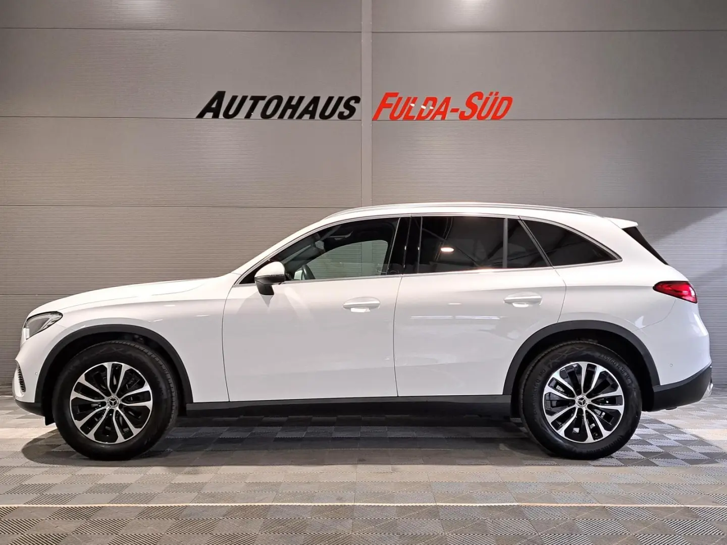 GLC 220 d 4Matic Avantgarde ACC AHK LED RFK Spur