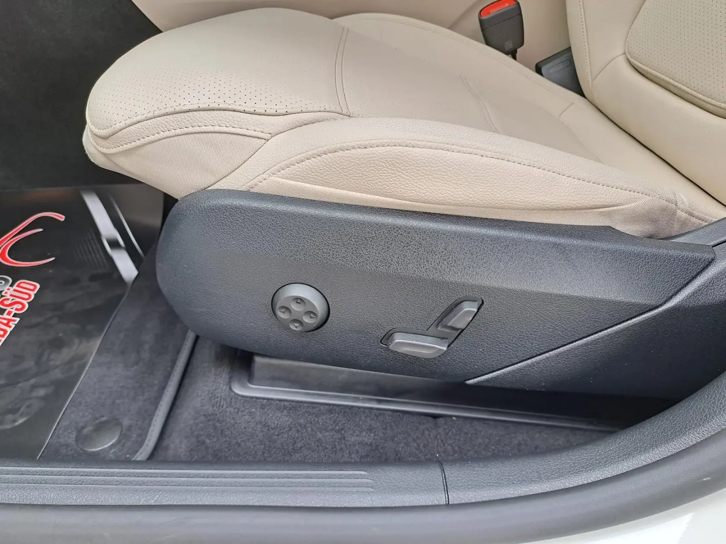 GLC 220 d 4Matic Avantgarde ACC AHK LED RFK Spur