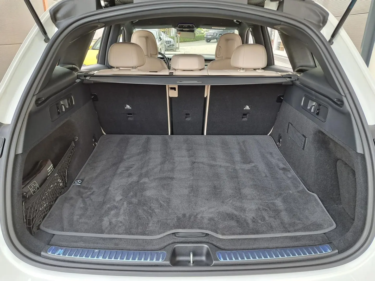 GLC 220 d 4Matic Avantgarde ACC AHK LED RFK Spur