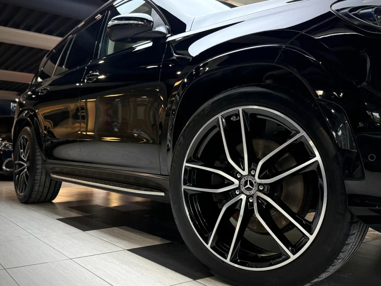 GLS 400 d 4M AMG Pano StHzg AHK HuD Burme. 23