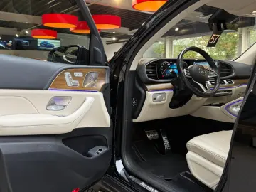 GLS 400 d 4M AMG Pano StHzg AHK HuD Burme. 23