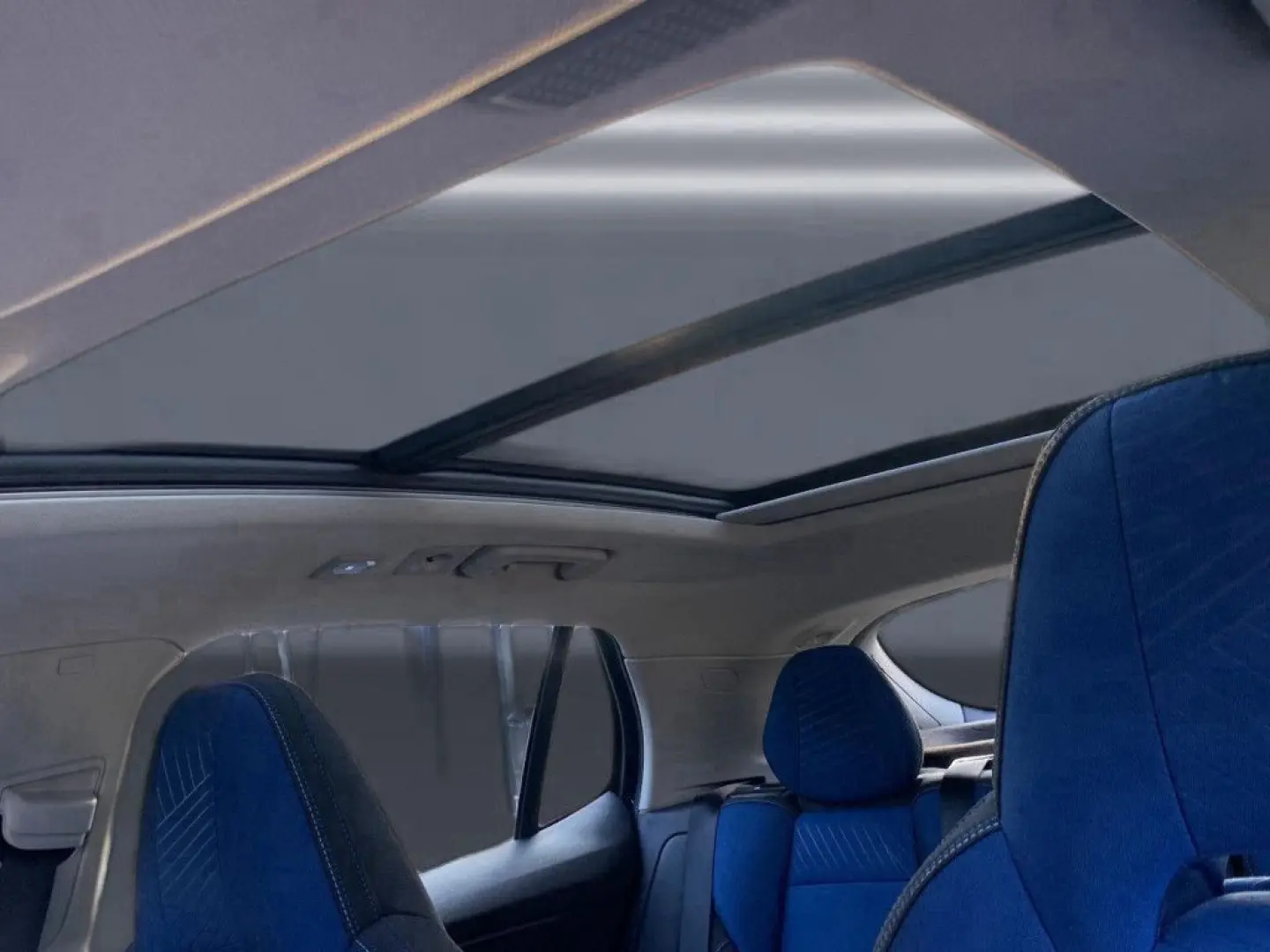 Lynk&Co Pano LED Navi ACC VZ TW Spur 18 Carplay