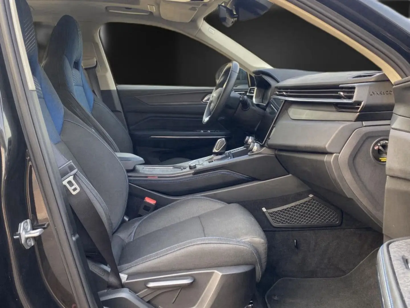 Lynk&Co Pano LED Navi ACC VZ TW Spur 18 Carplay