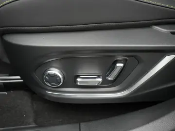 01 1.5 PHEV More  PANO INFI MEMO 360  20  ACC